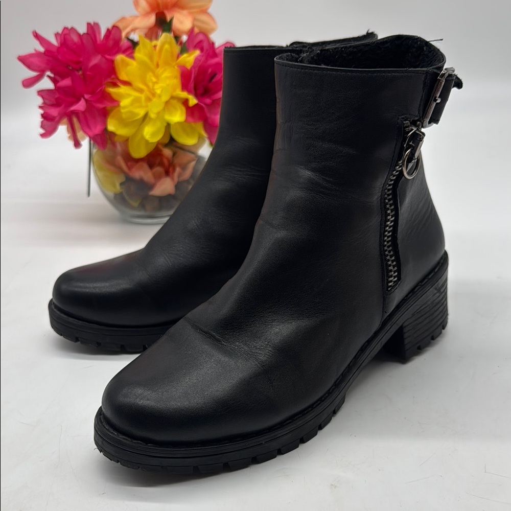 Lavorzinoe Artigiana Black Ankle Booties with Zipper EU Size 38 BAB8762G